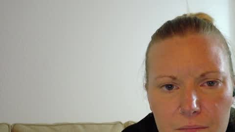 Snapshot of lilianaslilsecret chatting on 04/27/26, 04:10 LilianaX online show from 04/27/26, 04:10