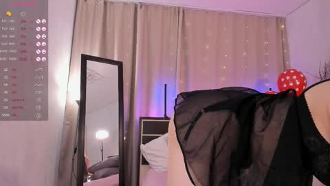 Snapshot of lilianedgars chatting on 02/13/25, 07:56 Lilian online show from 02/13/25, 07:56