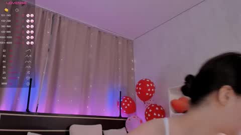 Snapshot of lilianedgars chatting on 03/12/25, 10:05 Lilian online show from 03/12/25, 10:05