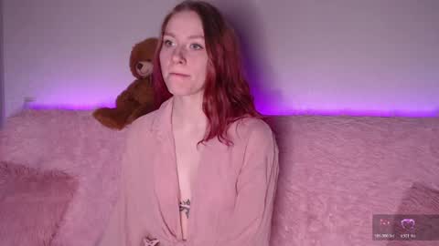 Snapshot of lilianlahot chatting on 05/17/26, 04:03 Lilly online show from 05/17/26, 04:03