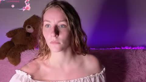 Snapshot of lilianlahot chatting on 07/01/26, 05:56 Lilly online show from 07/01/26, 05:56