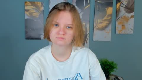 hi guys Im new here Im 18 years oldIve never had sex online show from 01/14/26, 11:16