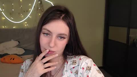 Lilu online show from 12/14/25, 08:46