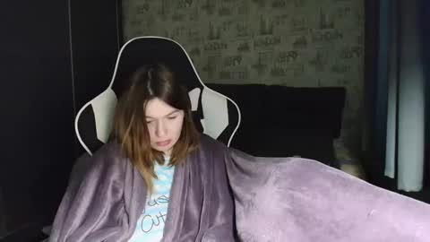 Snapshot of liliawoolf chatting on 12/01/25, 12:32 liliawoolf online show from 12/01/25, 12:32