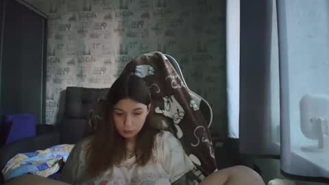 Snapshot of liliawoolf chatting on 05/20/26, 06:41 liliawoolf online show from 05/20/26, 06:41