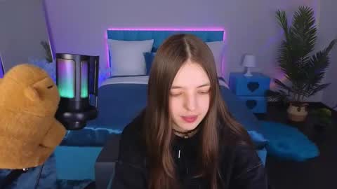 Lili Bakery online show from 10/04/25, 02:09