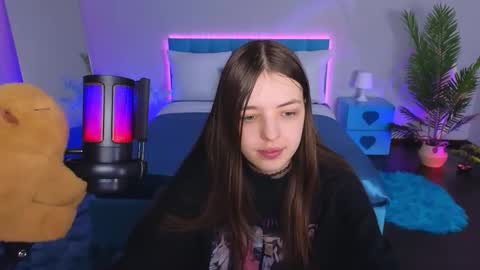 Lili Bakery online show from 10/18/25, 02:47