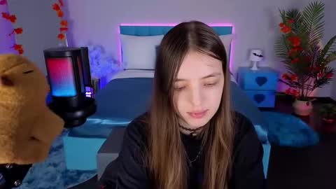 Lili Bakery online show from 11/08/25, 02:34