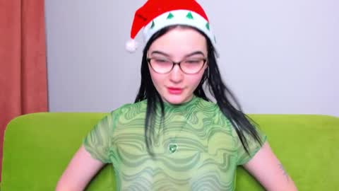 Snapshot of lilibethxx chatting on 12/27/24, 01:32 lilibethxx online show from 12/27/24, 01:32