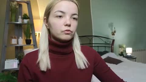 Snapshot of lilieanori chatting on 02/15/25, 08:00 Lilie online show from 02/15/25, 08:00