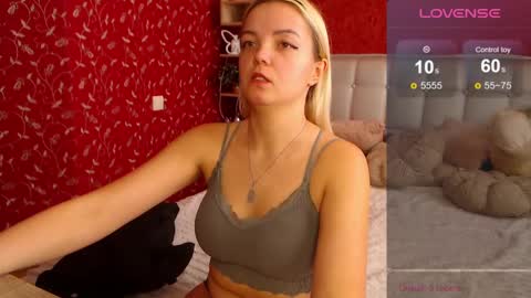 Snapshot of lilieanori chatting on 03/11/25, 10:51 Lilie online show from 03/11/25, 10:51