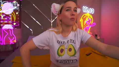 Snapshot of lilielfie chatting on 10/04/25, 01:09 lilielfie online show from 10/04/25, 01:09