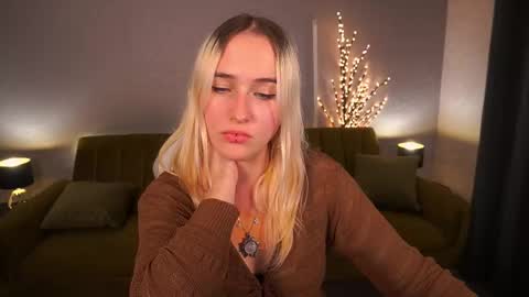 Snapshot of lilielfie chatting on 10/26/25, 08:59 lilielfie online show from 10/26/25, 08:59