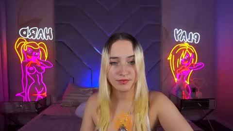 Snapshot of lilielfie chatting on 11/30/25, 10:36 lilielfie online show from 11/30/25, 10:36