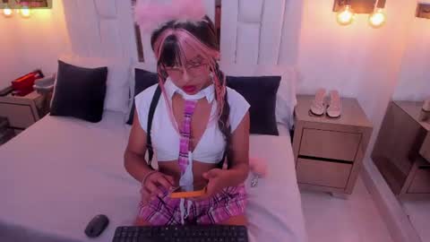 Snapshot of lilieth_white chatting on 08/05/26, 08:00 Lilieth online show from 08/05/26, 08:00