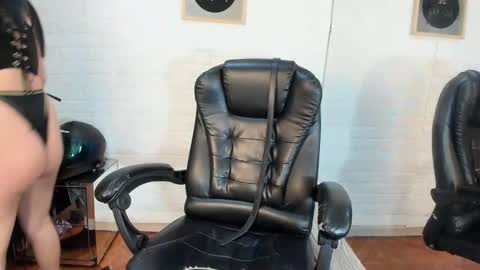 Lilifut  online show from 12/21/25, 03:13