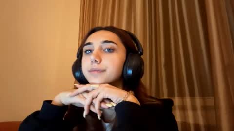 Lina online show from 09/14/25, 10:31