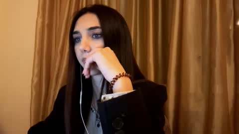 Lina online show from 09/20/25, 10:11