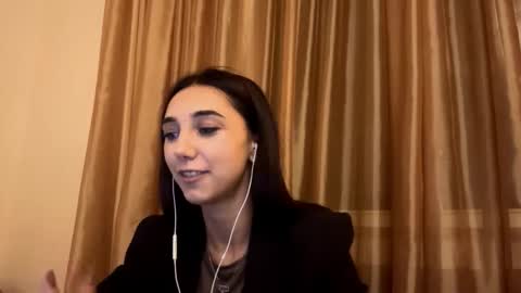 Lina online show from 09/22/25, 10:12