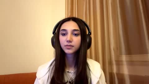 Lina online show from 09/28/25, 11:10