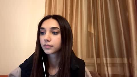 Lina online show from 09/29/25, 10:25