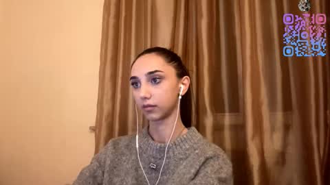 Lina online show from 10/14/25, 10:32