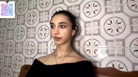 Lina online show from 11/30/25, 10:25