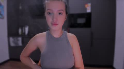 Snapshot of lililaluna chatting on 12/28/24, 06:40 ... online show from 12/28/24, 06:40