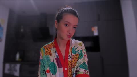 Snapshot of lililaluna chatting on 01/02/25, 01:51 ... online show from 01/02/25, 01:51