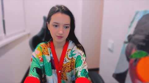 Snapshot of lililaluna chatting on 01/13/25, 05:23 ... online show from 01/13/25, 05:23