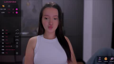 Snapshot of lililaluna chatting on 10/15/25, 06:52 ... online show from 10/15/25, 06:52