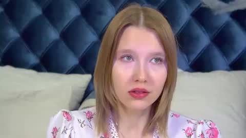 LiliLinn online show from 11/03/25, 05:20