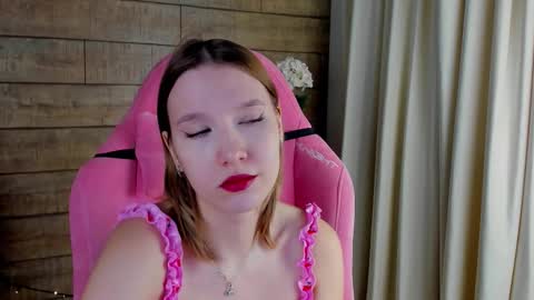 LiliLinn online show from 12/20/25, 05:25