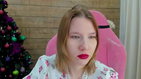 LiliLinn online show from 12/22/25, 04:31