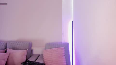 Snapshot of lilily_lv chatting on 04/09/26, 12:32 Lilly online show from 04/09/26, 12:32