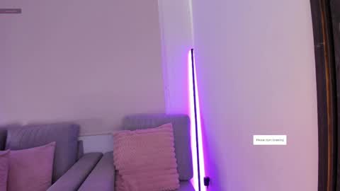 Snapshot of lilily_lv chatting on 04/13/26, 12:21 Lilly online show from 04/13/26, 12:21