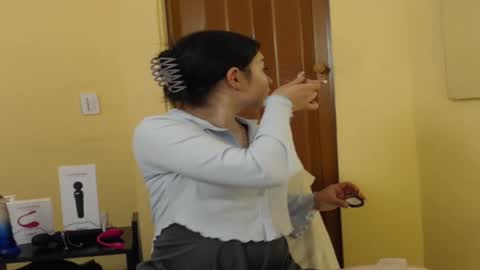 lilimini online show from 10/08/25, 07:44