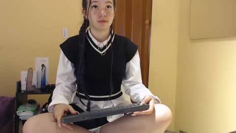 lilimini online show from 10/14/25, 07:58