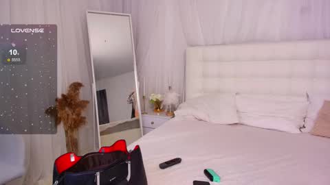 Snapshot of lilit_1love chatting on 09/14/25, 05:23 Lilit online show from 09/14/25, 05:23