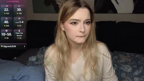 Snapshot of lilit__harwell chatting on 11/15/25, 12:30 Luna online show from 11/15/25, 12:30