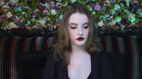 lilit_el_ online show from 01/11/26, 08:41