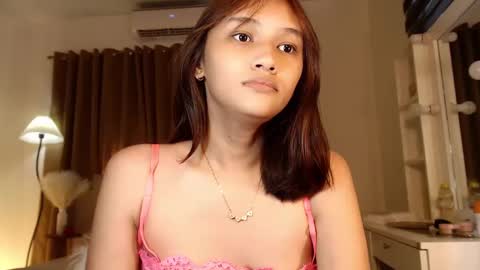 Snapshot of lilit_sensual chatting on 03/05/25, 04:02 Chloe online show from 03/05/25, 04:02