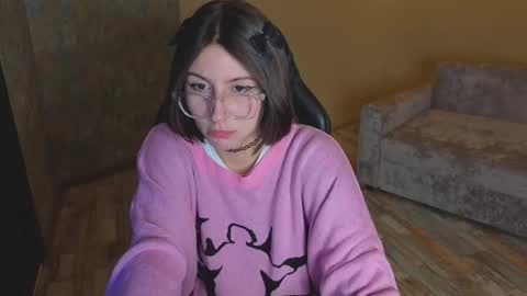 Snapshot of lilit_versal chatting on 12/16/25, 03:22 Lilit online show from 12/16/25, 03:22