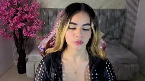 Snapshot of lilith4_s chatting on 10/29/25, 03:20 Lilith online show from 10/29/25, 03:20