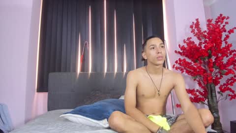 Snapshot of lilith_and_marcusblain chatting on 12/30/24, 07:32 Lili  Marcus online show from 12/30/24, 07:32