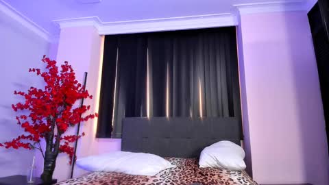 Snapshot of lilith_and_marcusblain chatting on 02/14/25, 10:58 Lili  Marcus online show from 02/14/25, 10:58