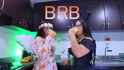 Lilith and Khloe  online show from 11/11/25, 11:21