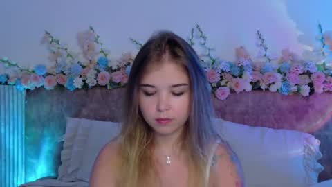 Snapshot of lilith_bonheur chatting on 03/18/26, 08:12 Lilith Bonheur online show from 03/18/26, 08:12