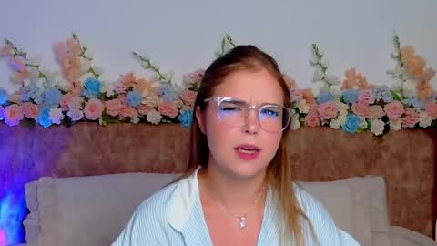 Snapshot of lilith_bonheur chatting on 03/26/26, 02:00 Lilith Bonheur online show from 03/26/26, 02:00