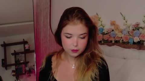 Snapshot of lilith_bonheur chatting on 03/29/26, 11:38 Lilith Bonheur online show from 03/29/26, 11:38